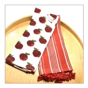 NWT Set of 2 Printed Cotton Tea Towels for Kitchen